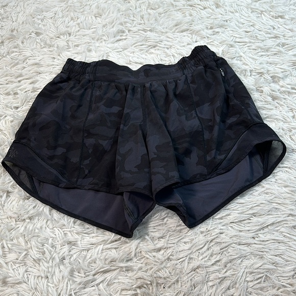 Lululemon Hotty Hot Short II *Long 4" Incognito Camo Multi Grey / Black - Picture 1 of 6